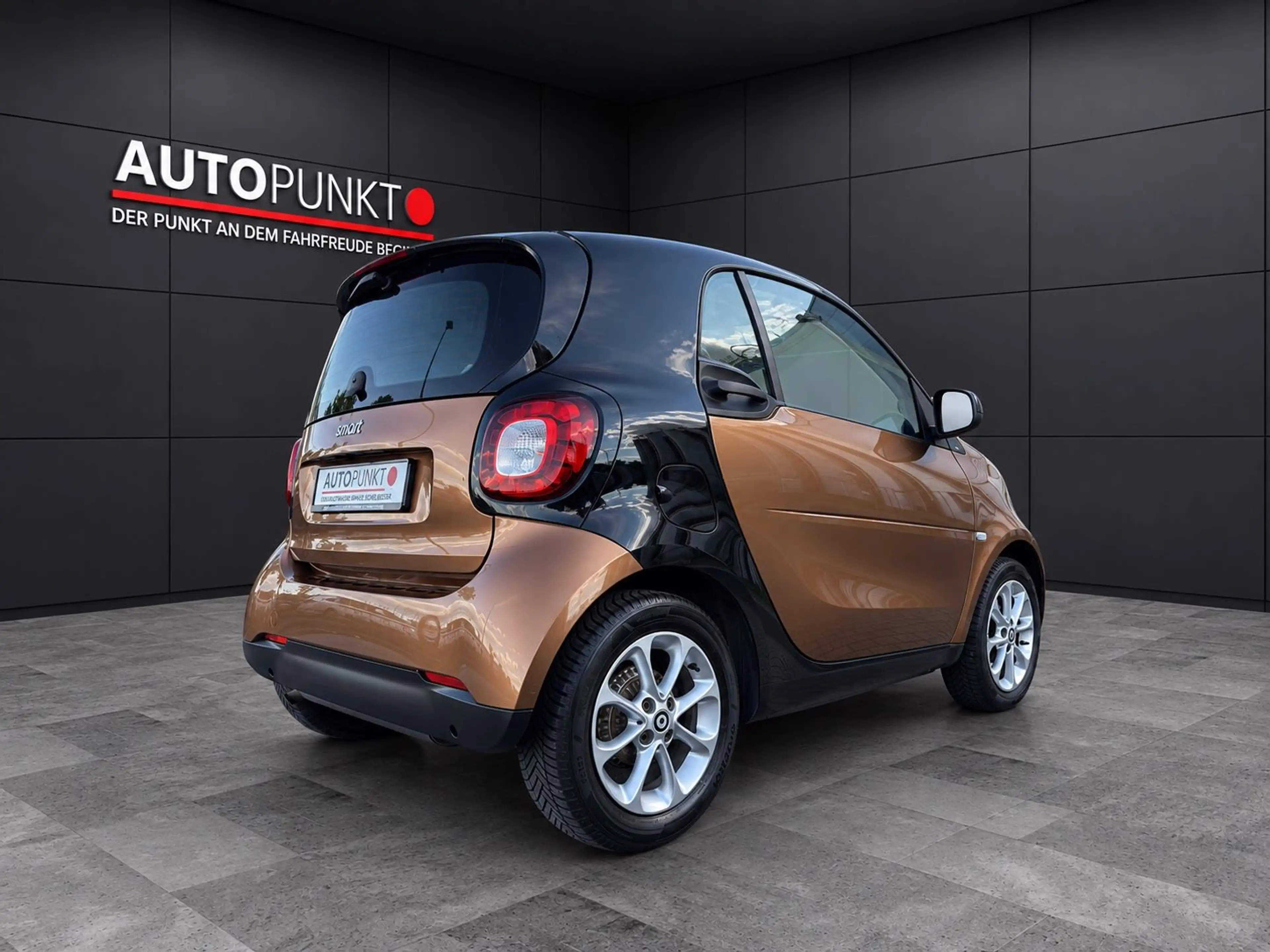 smart forTwo PASSION AUT. NAVI PANORAMA SHZ LED TEMPOM — photo 7