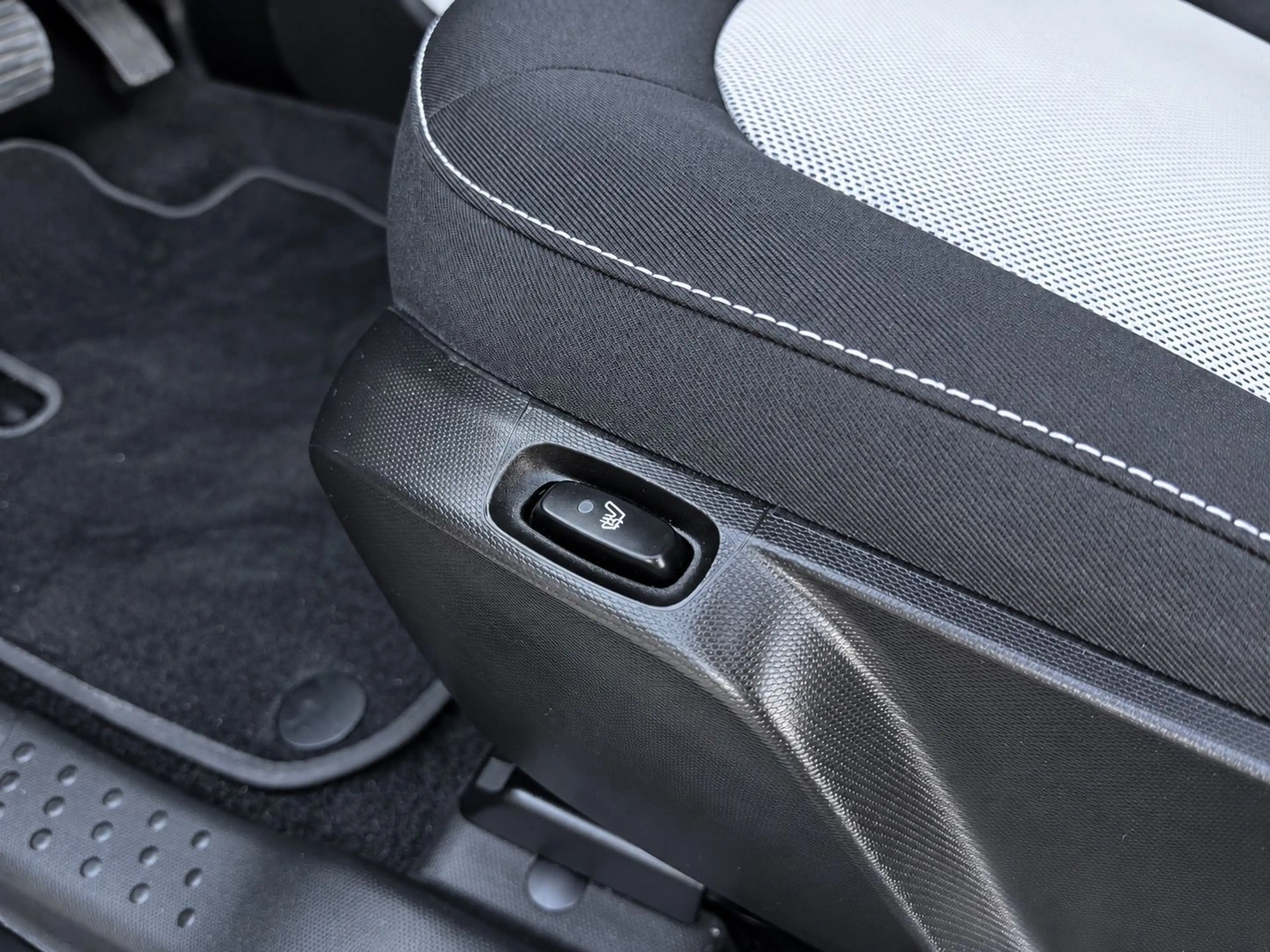 smart forTwo PASSION AUT. NAVI PANORAMA SHZ LED TEMPOM — photo 11
