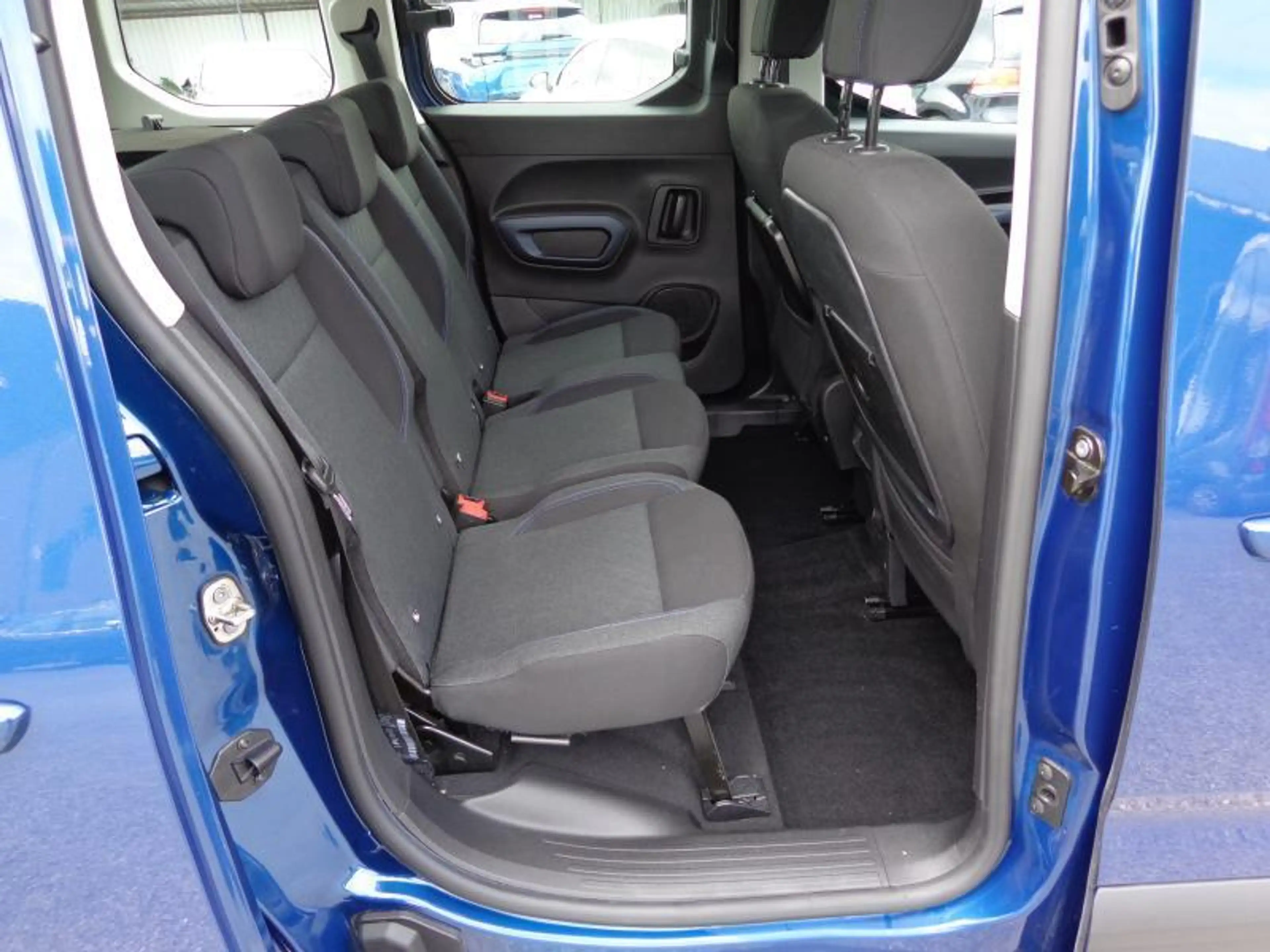 Peugeot Rifter 1.5HDi Allure - Clim - Maintien dans la voie — photo 15