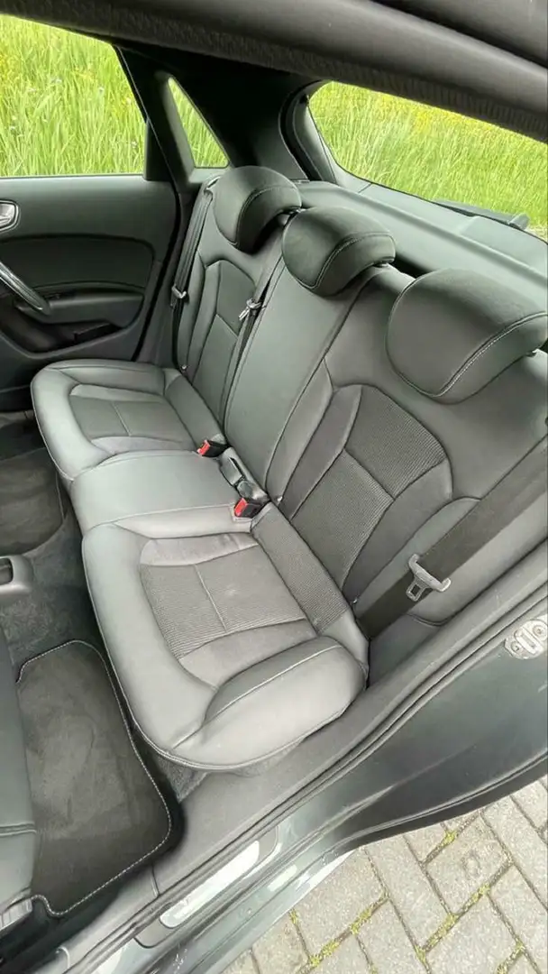 Audi A1 A1 sportback s line rs stoelen xenon leer airco Grijs - 2