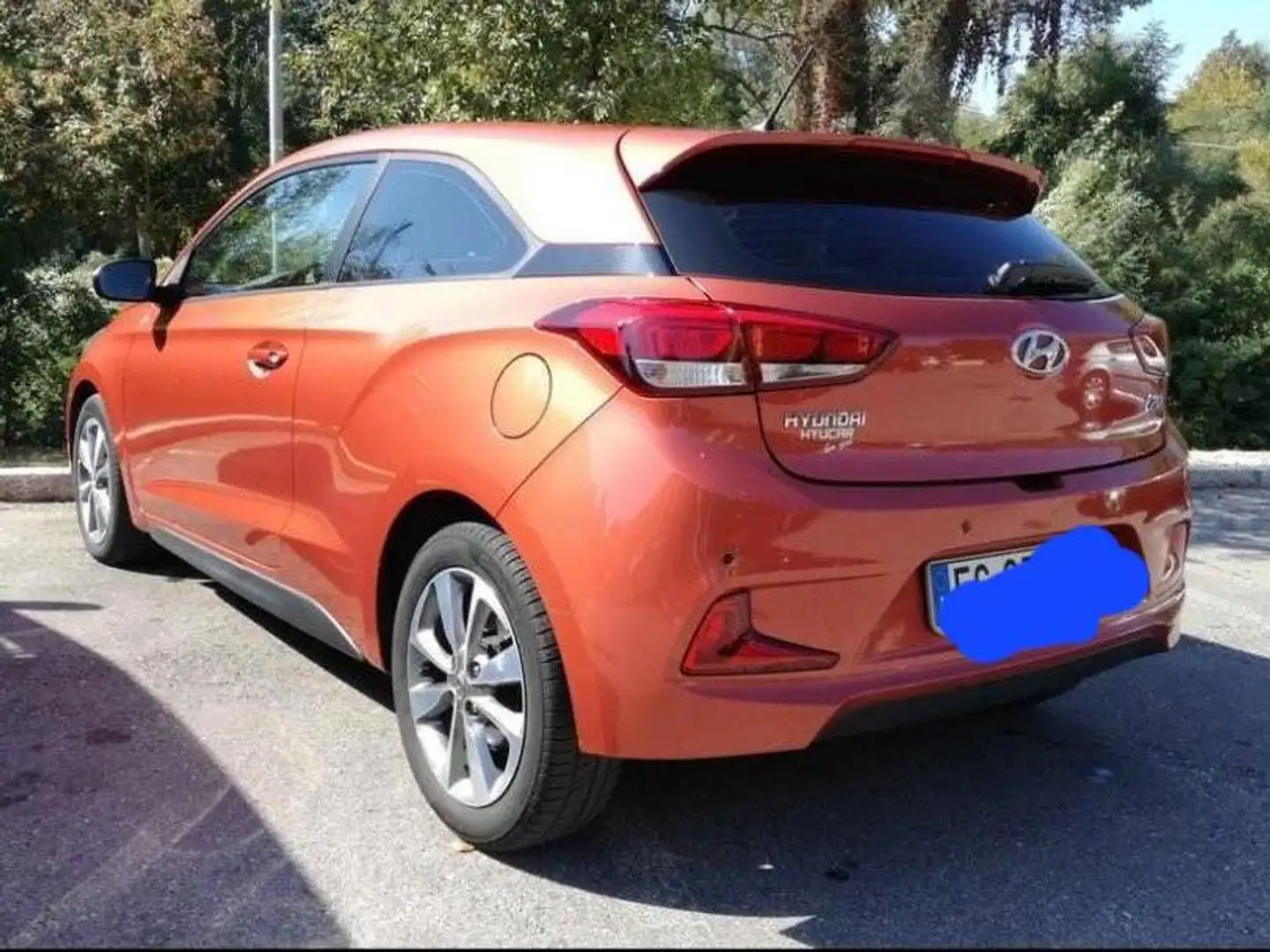Hyundai i20 3p 1.4 crdi Login 90cv Oranje - 1
