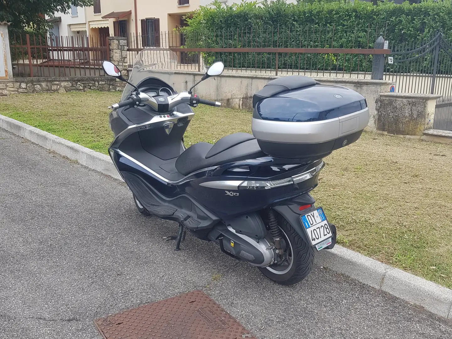 Piaggio X 10 EXECUTIVE ABS e ASR Blauw - 2