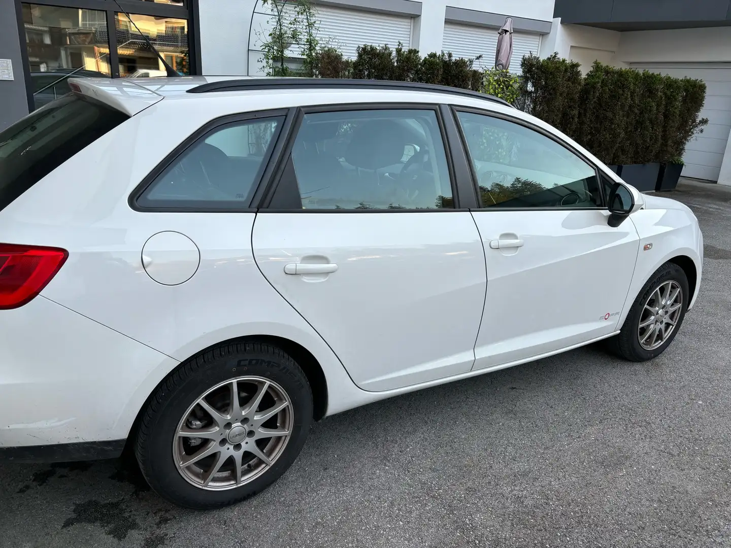 SEAT Ibiza ST Style 1,4 Weiß - 1