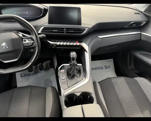 Peugeot 3008 view 11