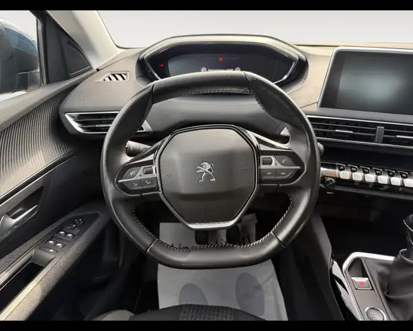 Peugeot 3008 view 12