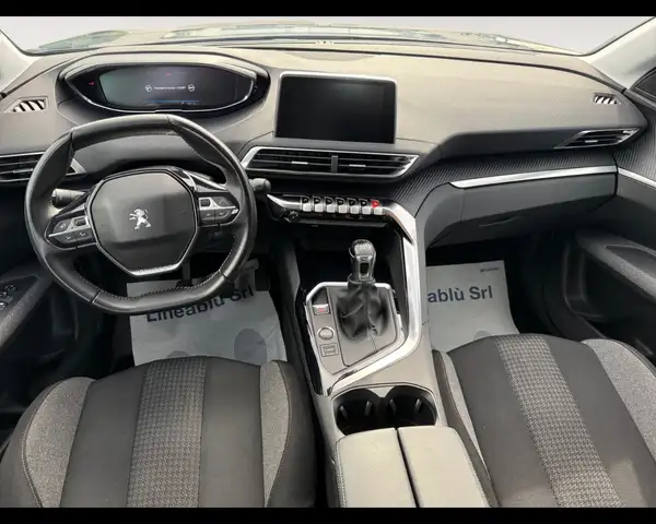 Peugeot 3008 view 10