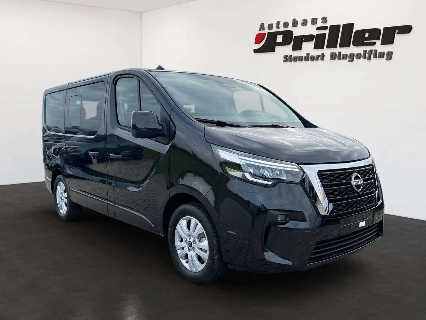Nissan Primastar Kombi L1H1 Tekna 8-Sitze/9-Gang-Autom. Czarny - 2