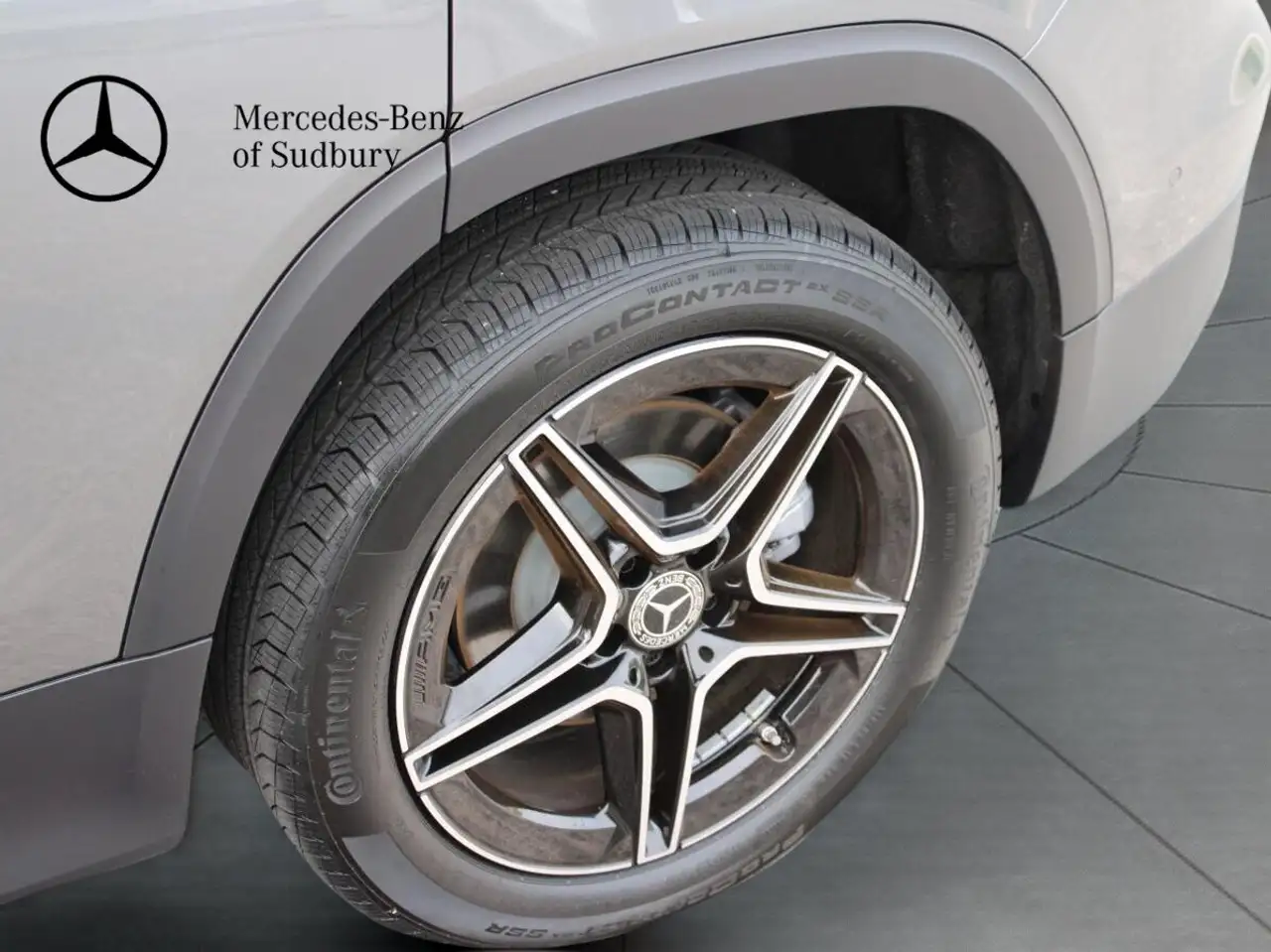 Mercedes-Benz GLB снимка Mercedes-Benz GLB