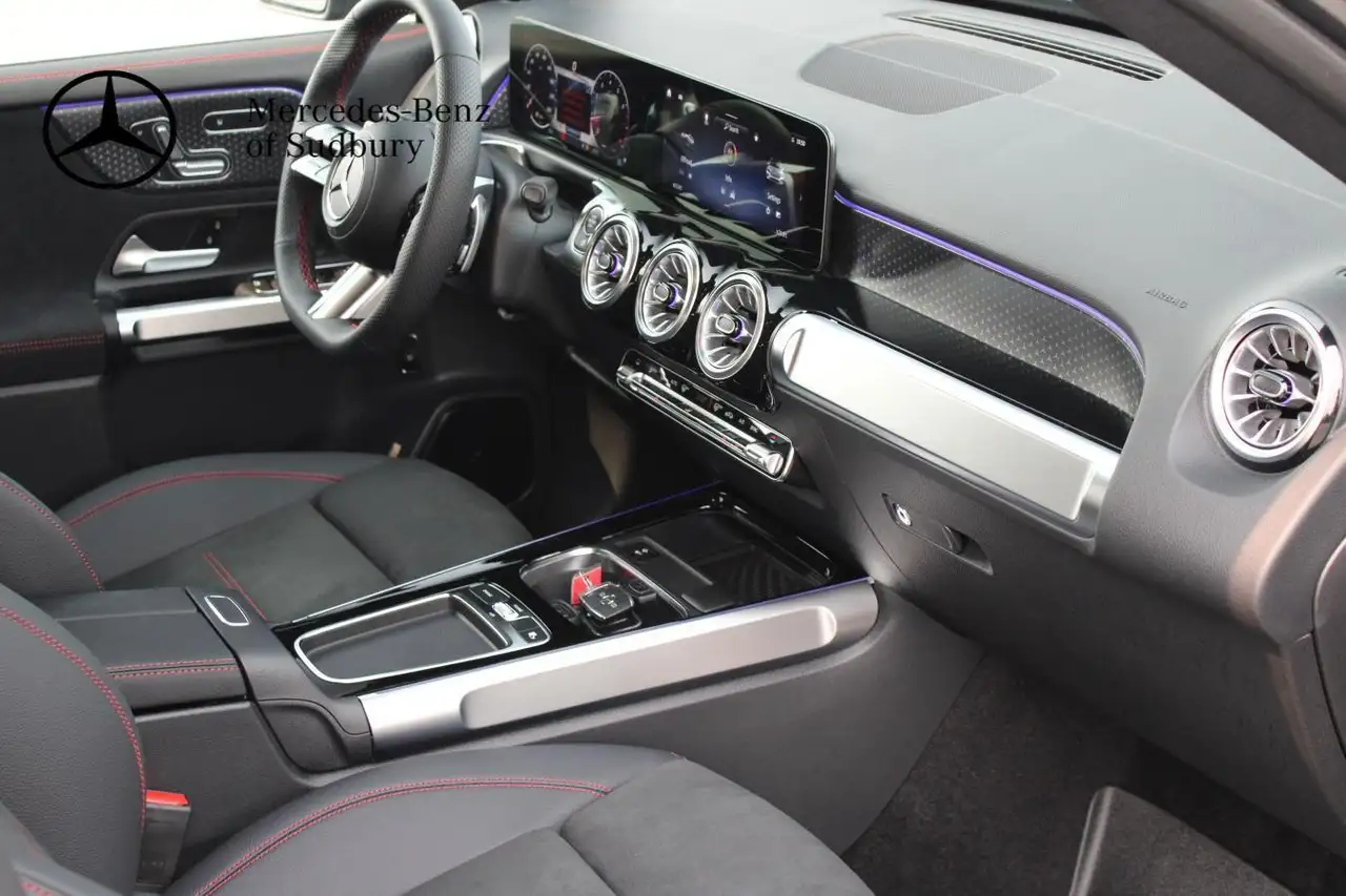Mercedes-Benz GLB photo Mercedes-Benz GLB