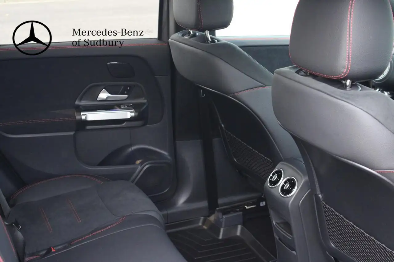 Mercedes-Benz GLB снимка Mercedes-Benz GLB
