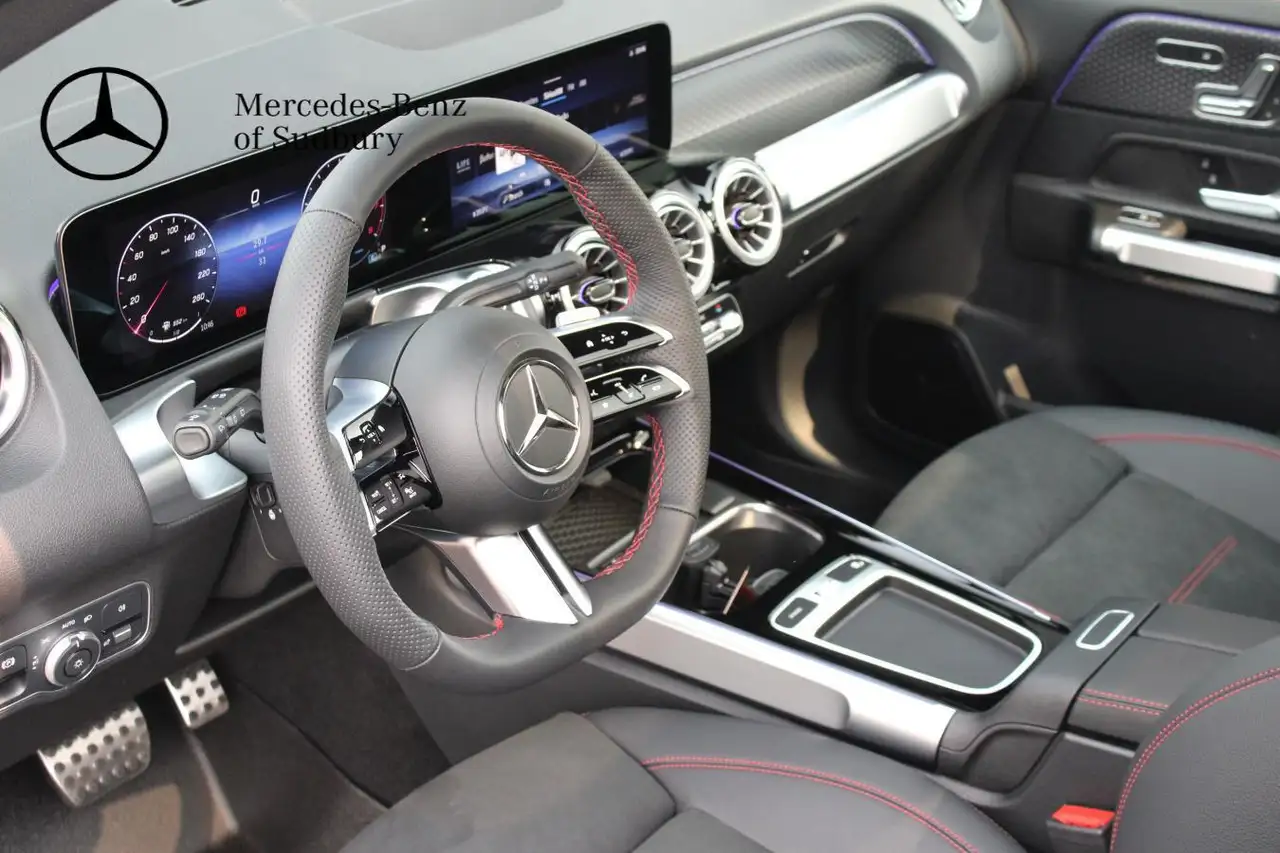 Mercedes-Benz GLB photo Mercedes-Benz GLB