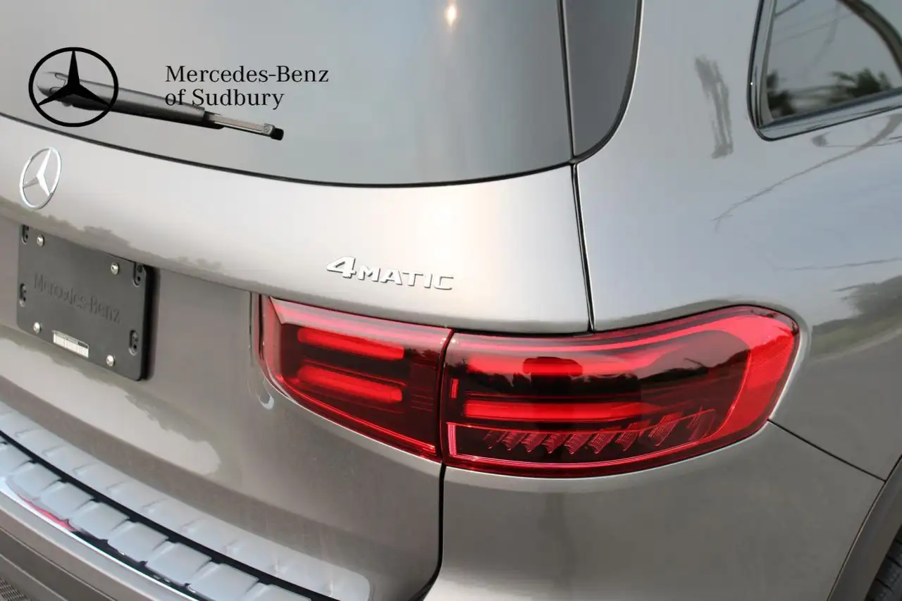 Mercedes-Benz GLB снимка Mercedes-Benz GLB