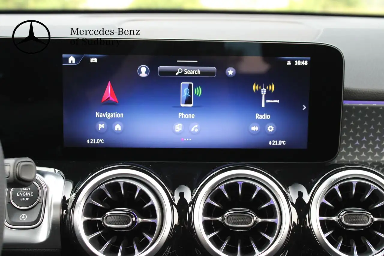 Mercedes-Benz GLB снимка Mercedes-Benz GLB