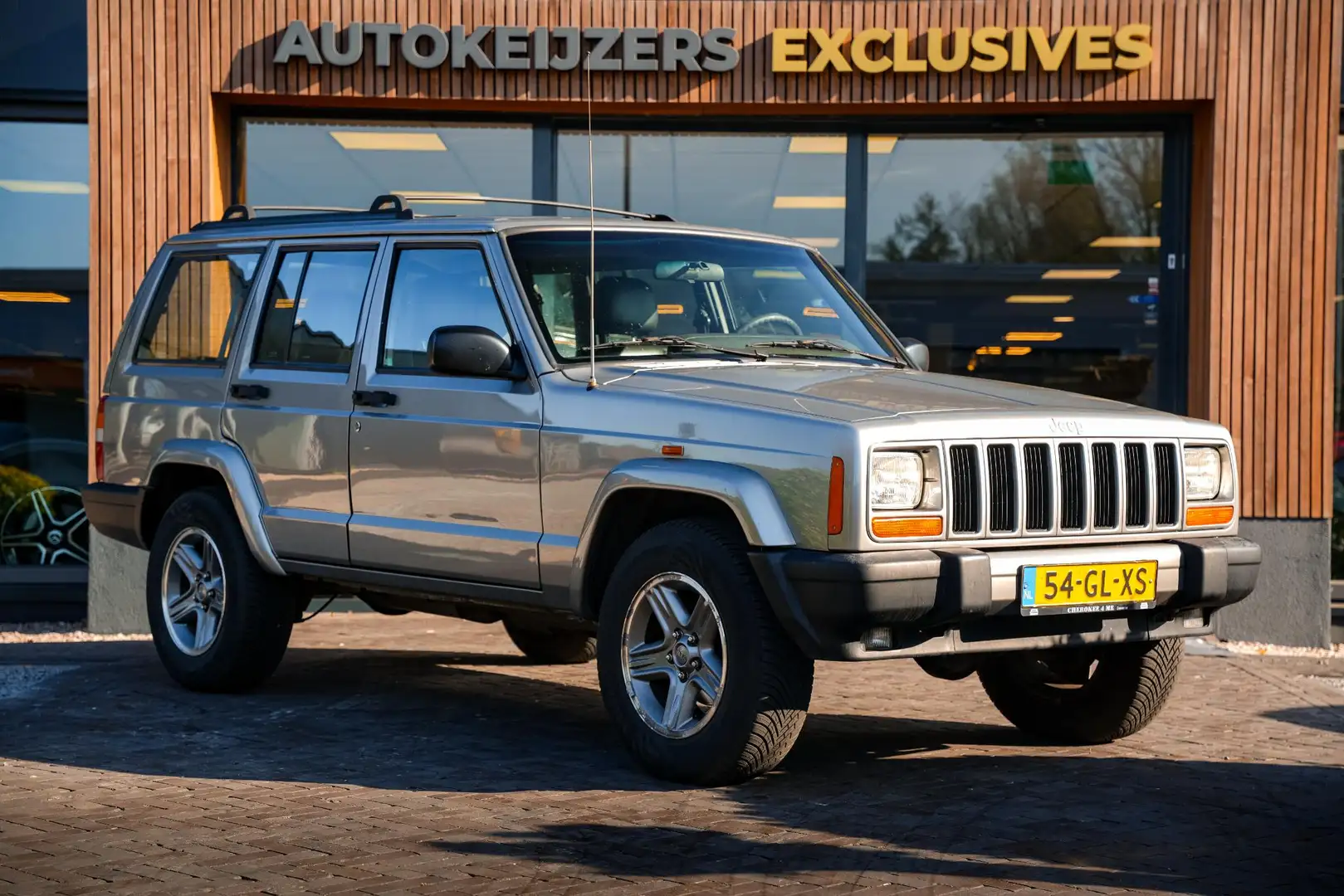 Jeep Cherokee 4.0i 60th Anniversary XJ Cruise Stoelverw. Leer 4X Gri - 1