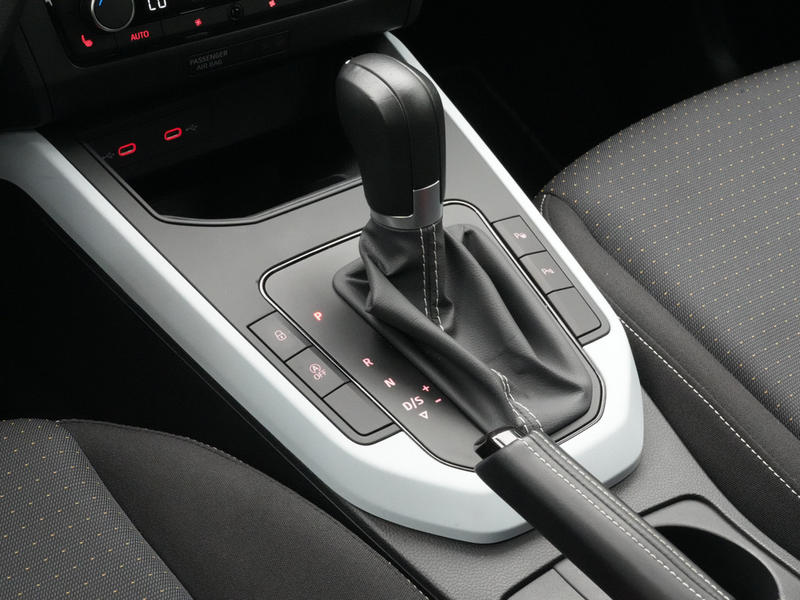 SEAT Arona Style Edition DSG VIRT KAM SHZ CARPLAY — photo 8