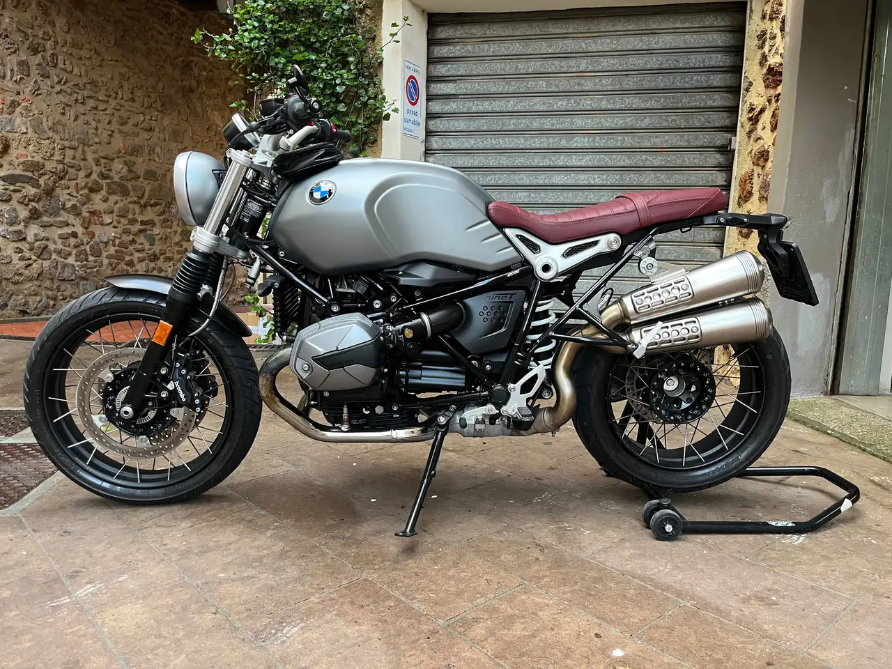 BMW R nineT