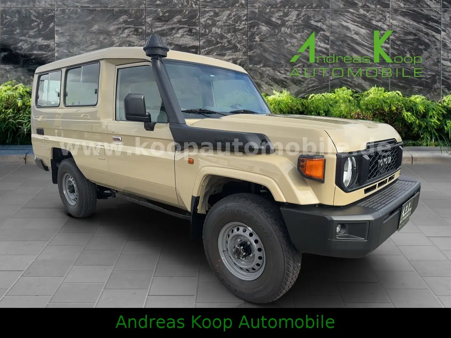 Toyota Land Cruiser GRJ 78 4,0i V6 PowerPaket Beige - 2