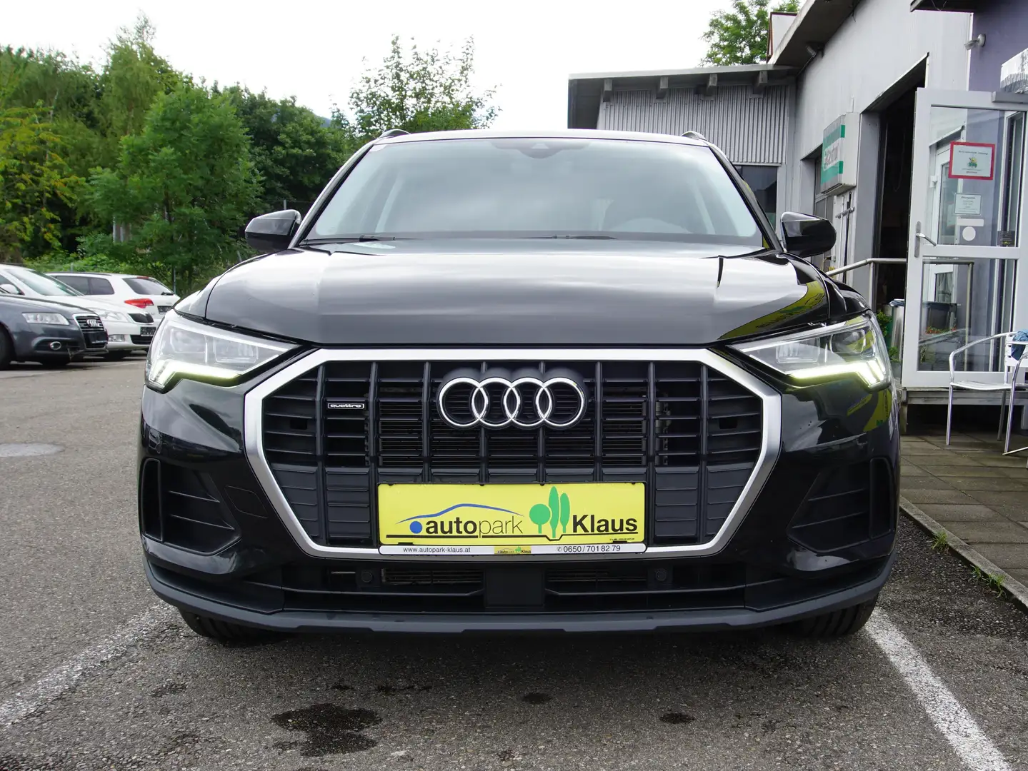 Audi Q3 35 TDI quattro basis Schwarz - 2