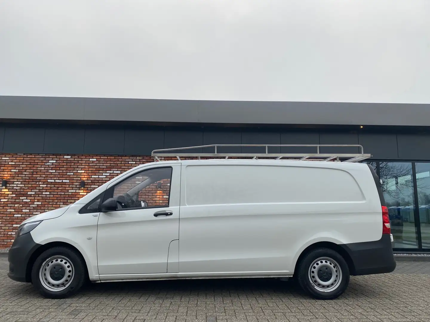 Mercedes-Benz Vito 111 CDI Lange Uitv 136000km Trekhaak Imperial - 2