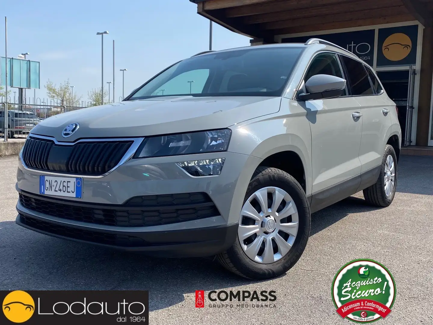 Skoda Karoq Karoq 1.0 tsi  ACTIVE 110cv Grau - 1
