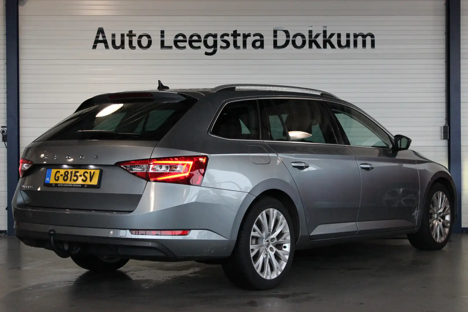 Skoda Superb Combi 1.5 TSI ACT Business Edition Afn. Trekhaak | Grijs - 2