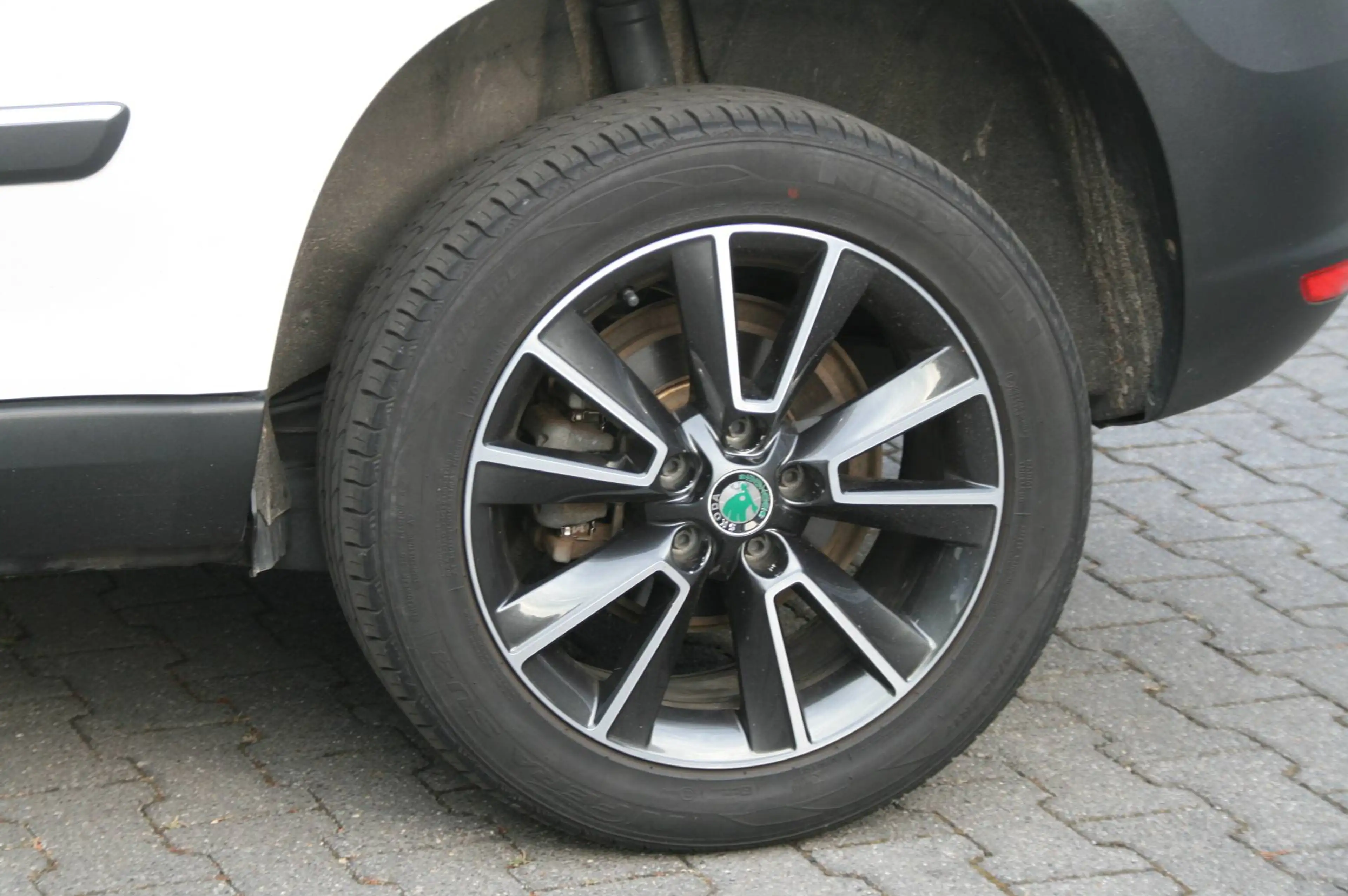 Skoda Yeti Adventure 4x4 — photo 12