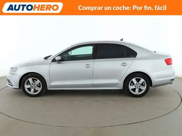 Volkswagen Jetta view 3