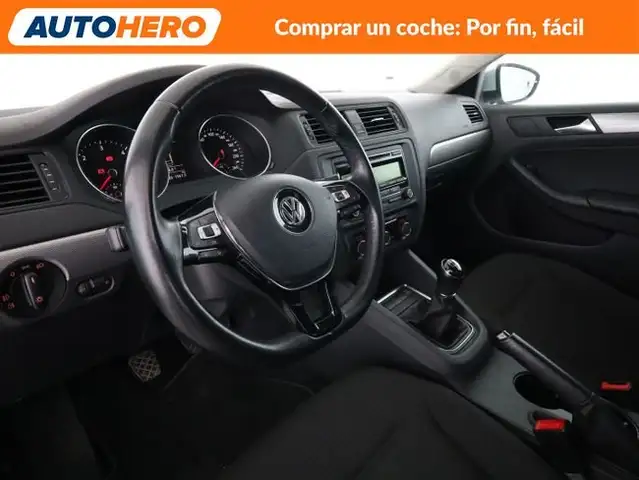 Volkswagen Jetta view 12