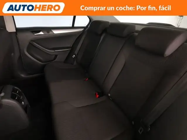 Volkswagen Jetta view 15
