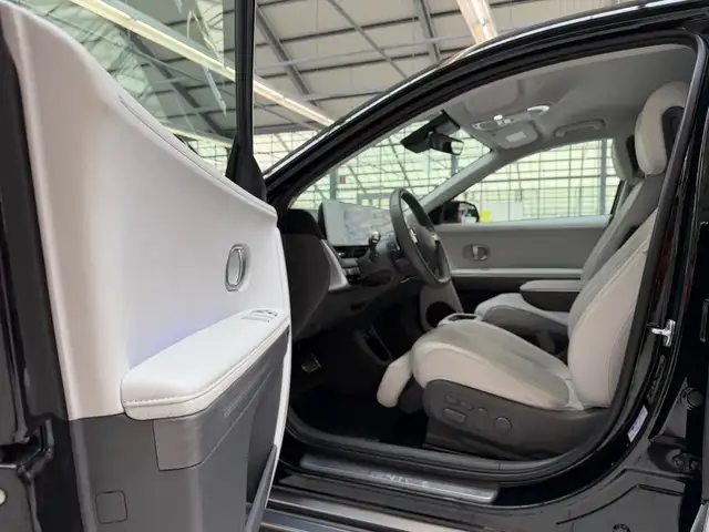 Hyundai Ioniq 5 view 8