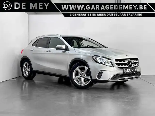 Mercedes-Benz GLA 180 GLA 180 AT 1.6i / Camera / Navigatie / Cruise control / PDC