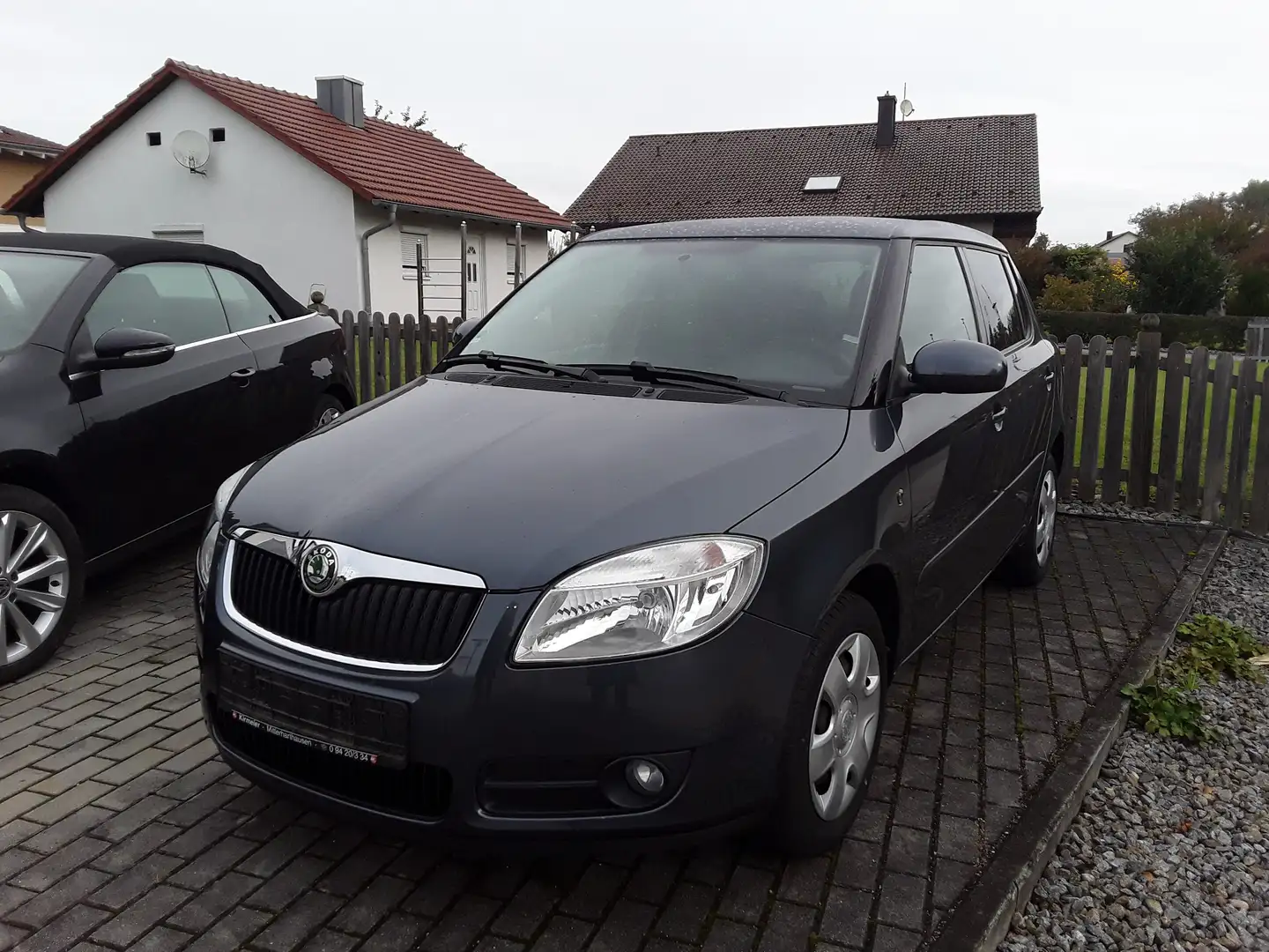 Skoda Fabia Ambiente 1.2 l*1.Hand*8f.bereift*Klima*scheckheft Grau - 1