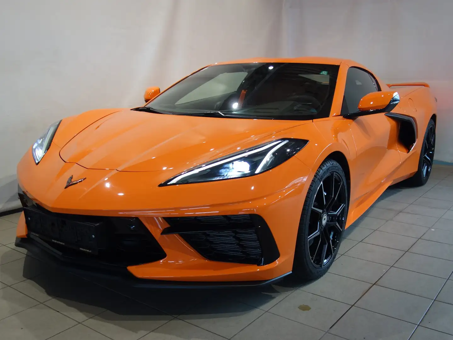 Chevrolet Corvette Stingray Coupé 2LT C8 Coupe Z51 Pomarańczowy - 1