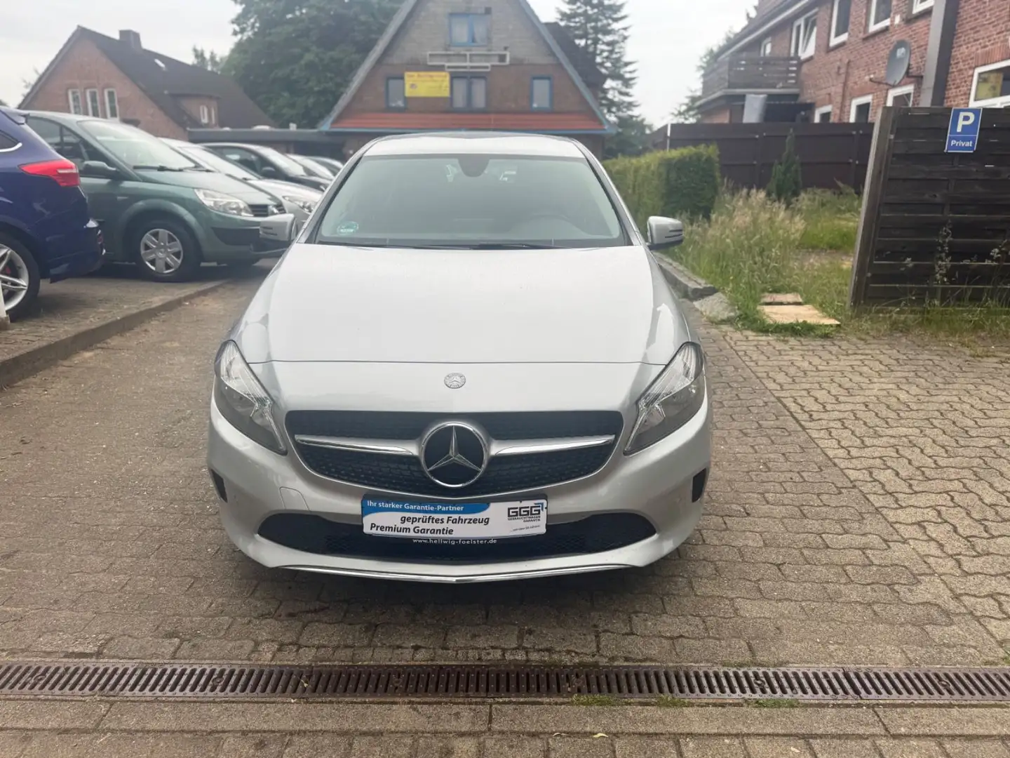 Mercedes-Benz A 200 CDI +Sitzh+AHK+NAVI+HU/AUneu+ Silber - 2