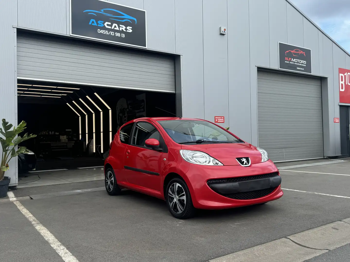 Peugeot 107 1.4 HDi Showroom suivis entretiens complets - 1