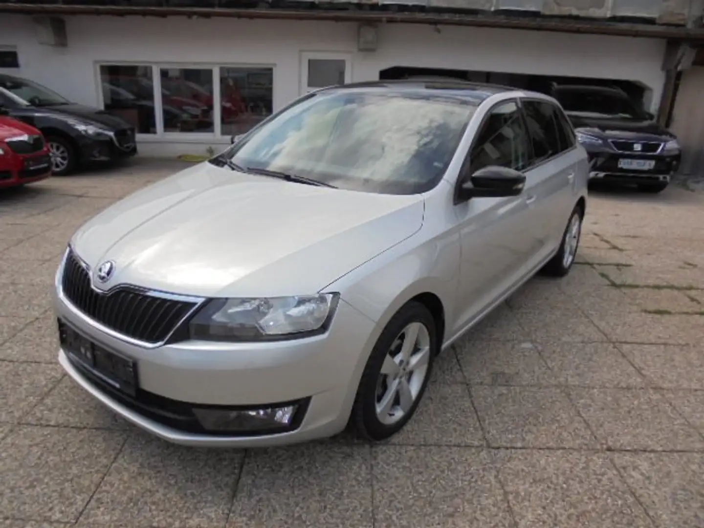 Skoda Rapid/Spaceback Rapid Spaceback 1,2 TSI Sport Gris - 1