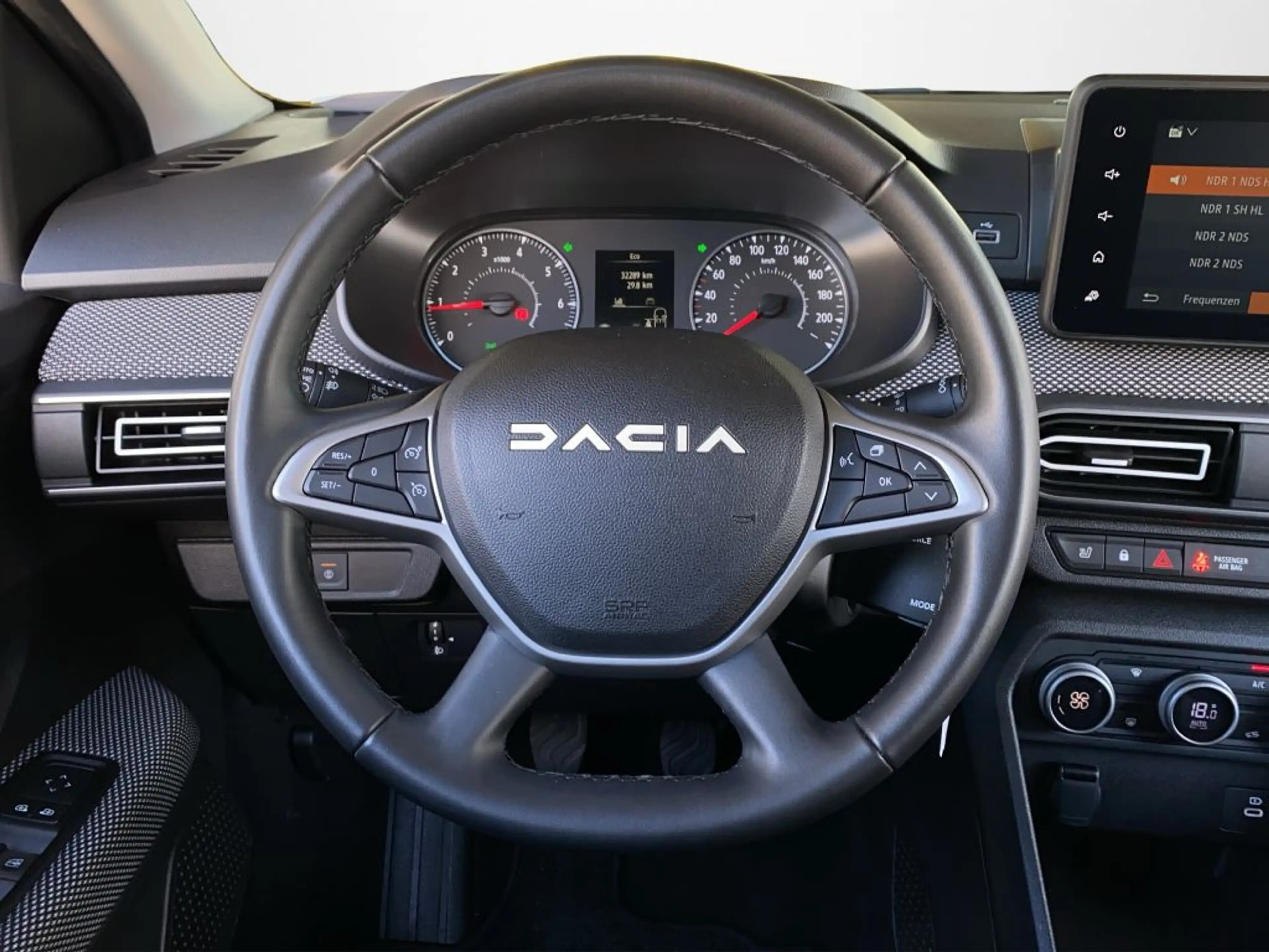 Dacia Jogger TCe 110 (7-Sitzer) Expression — photo 11
