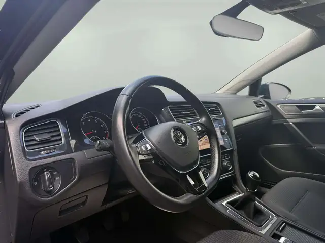 Volkswagen Golf view 10
