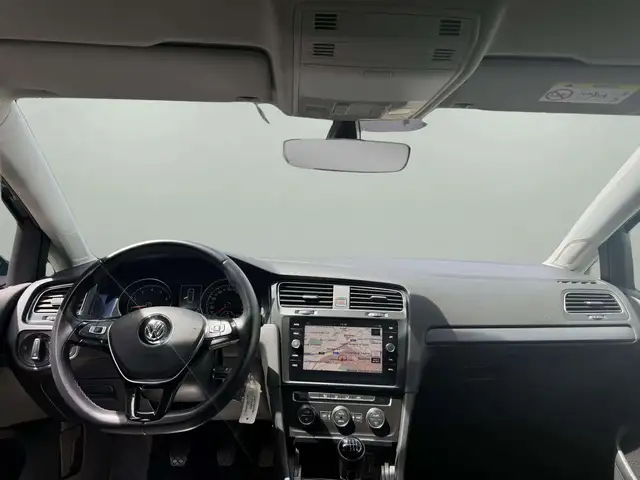 Volkswagen Golf view 13