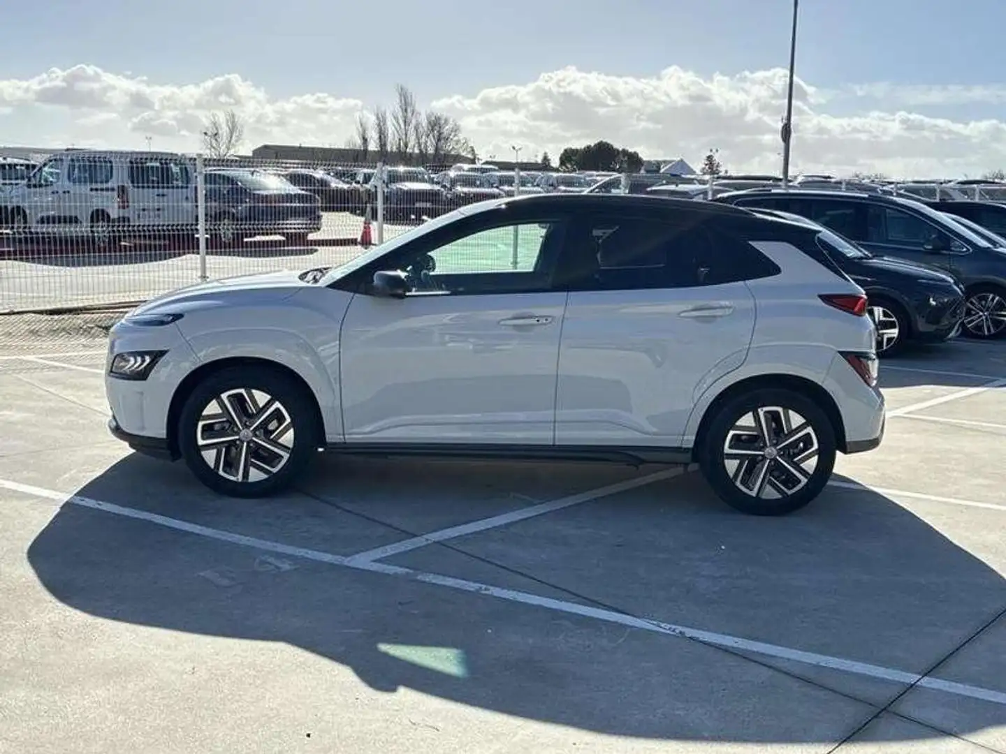 Hyundai KONA EV Tecno 2C 100kW Blanco - 2