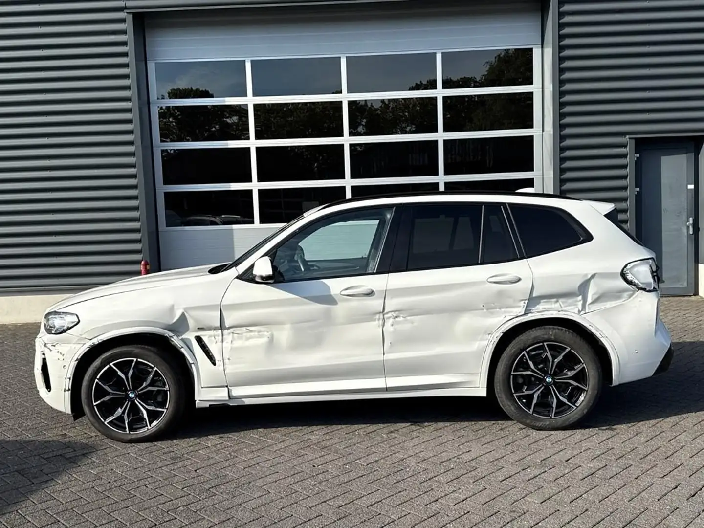 BMW X3 XDrive20d High Executive M pakket, camera, navigat Wit - 2
