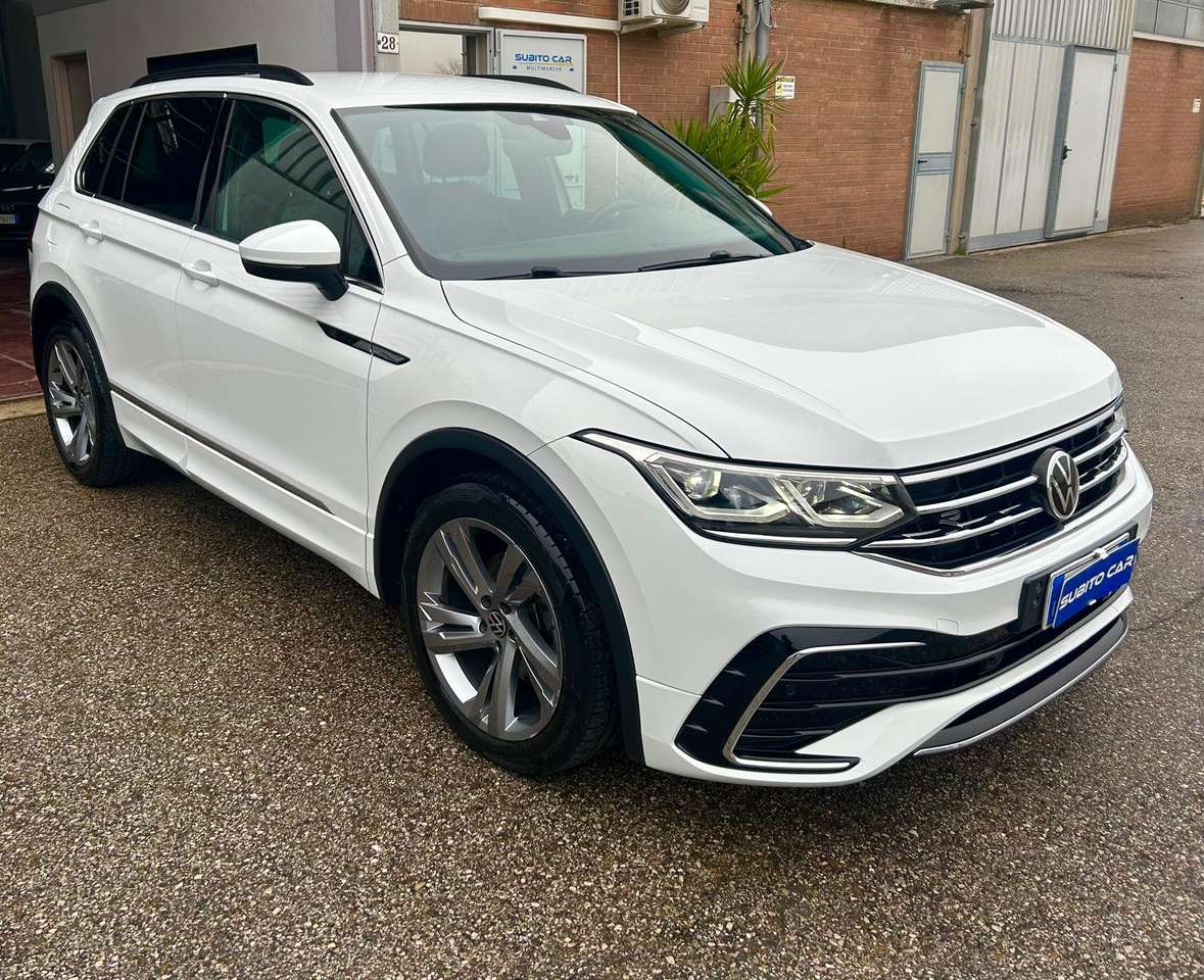 Volkswagen Tiguan 2.0 TDI 150cv  SCR DSG R-Line Esterno&Interno