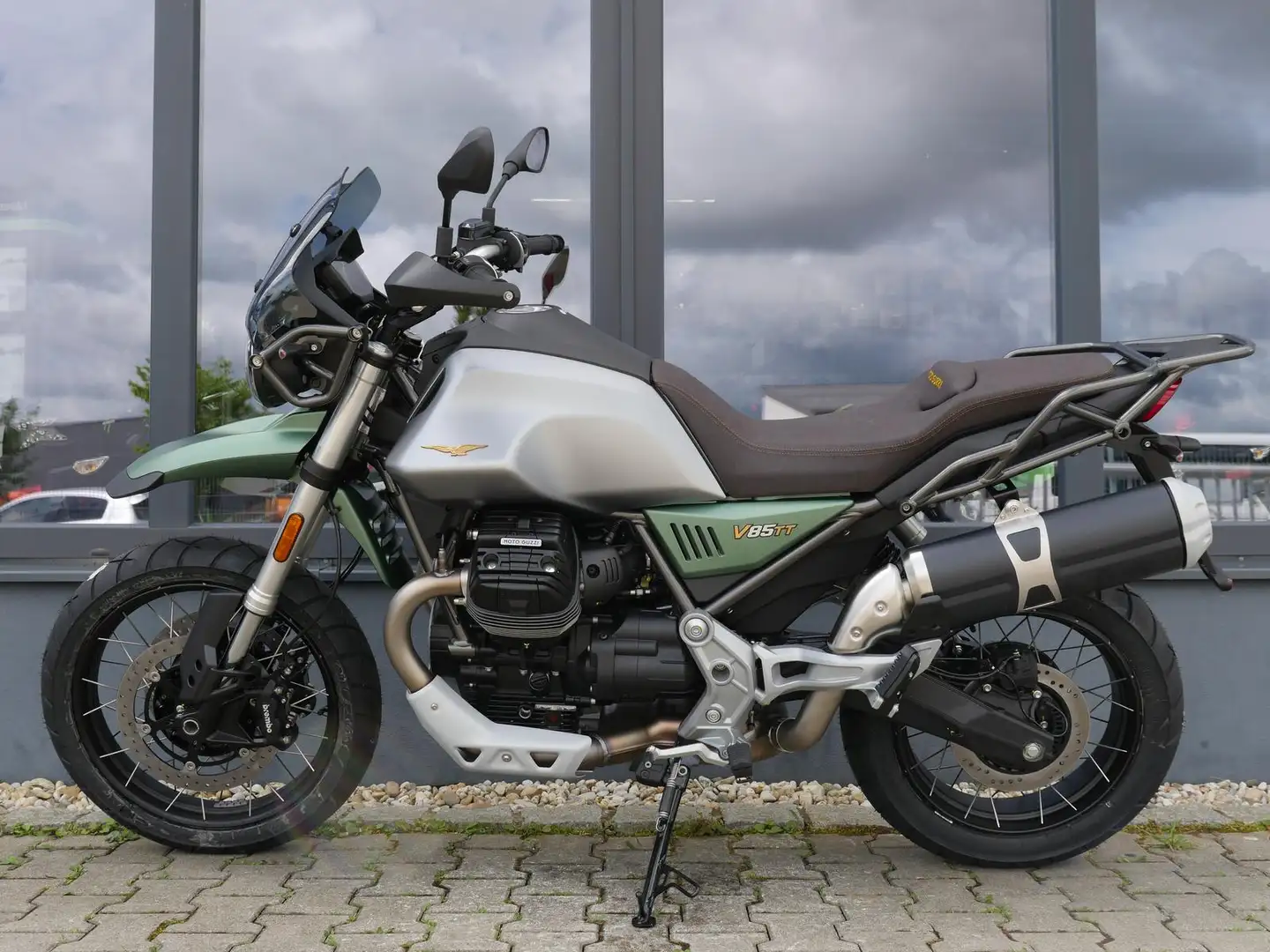 Moto Guzzi V 85 TT Centenario - neu - Lager - 2