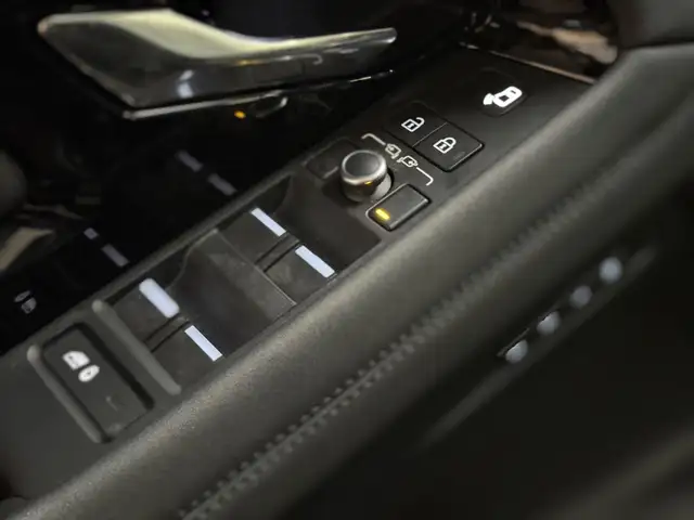 Land Rover Range Rover Evoque view 19