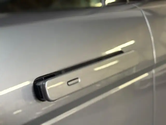 Land Rover Range Rover Evoque view 4