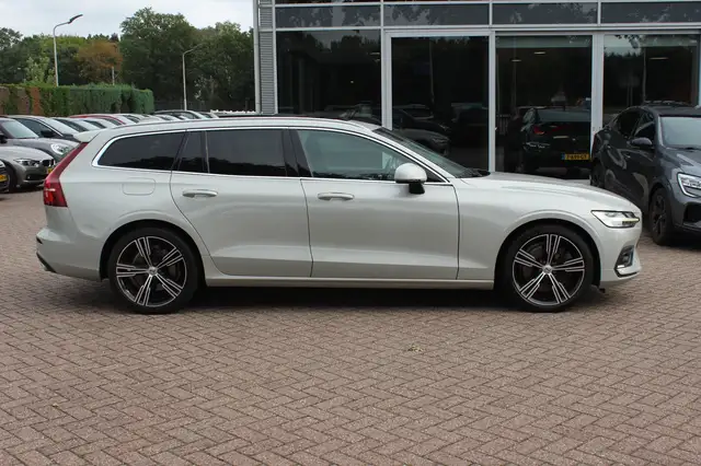 Volvo V60 view 5