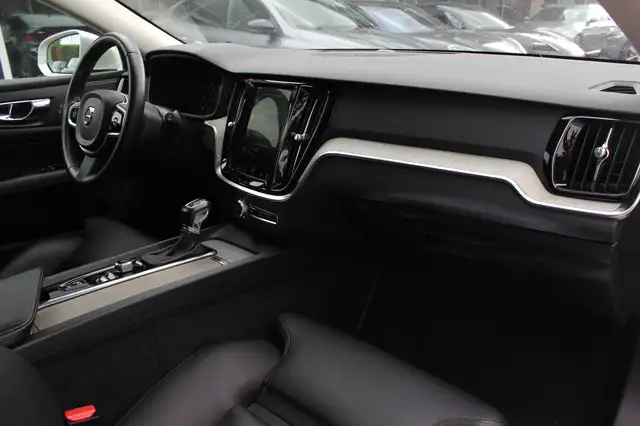 Volvo V60 view 13