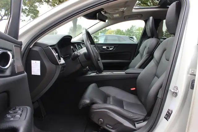 Volvo V60 view 10