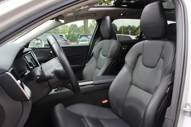 Volvo V60 view 4