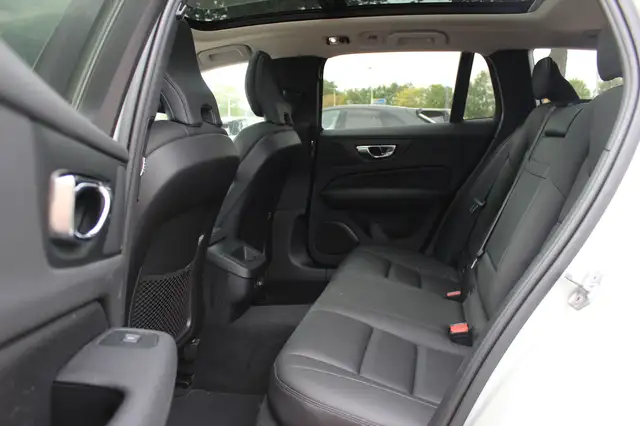 Volvo V60 view 11